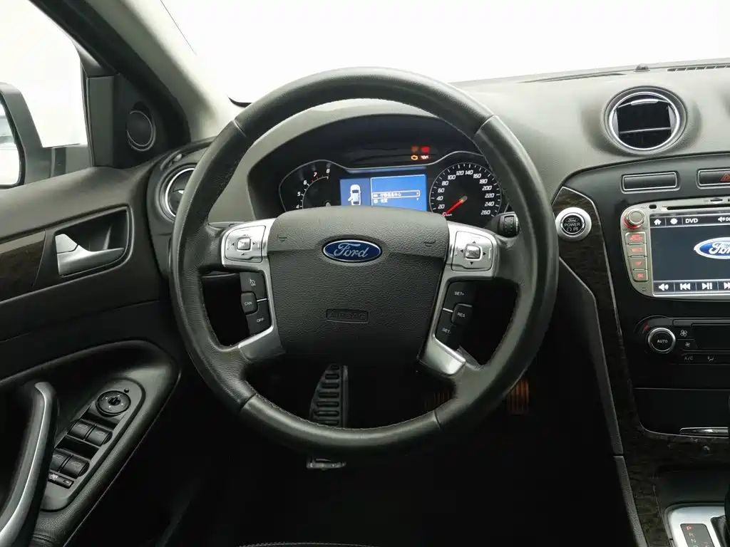 Ford Mondeo — миниатюра 11