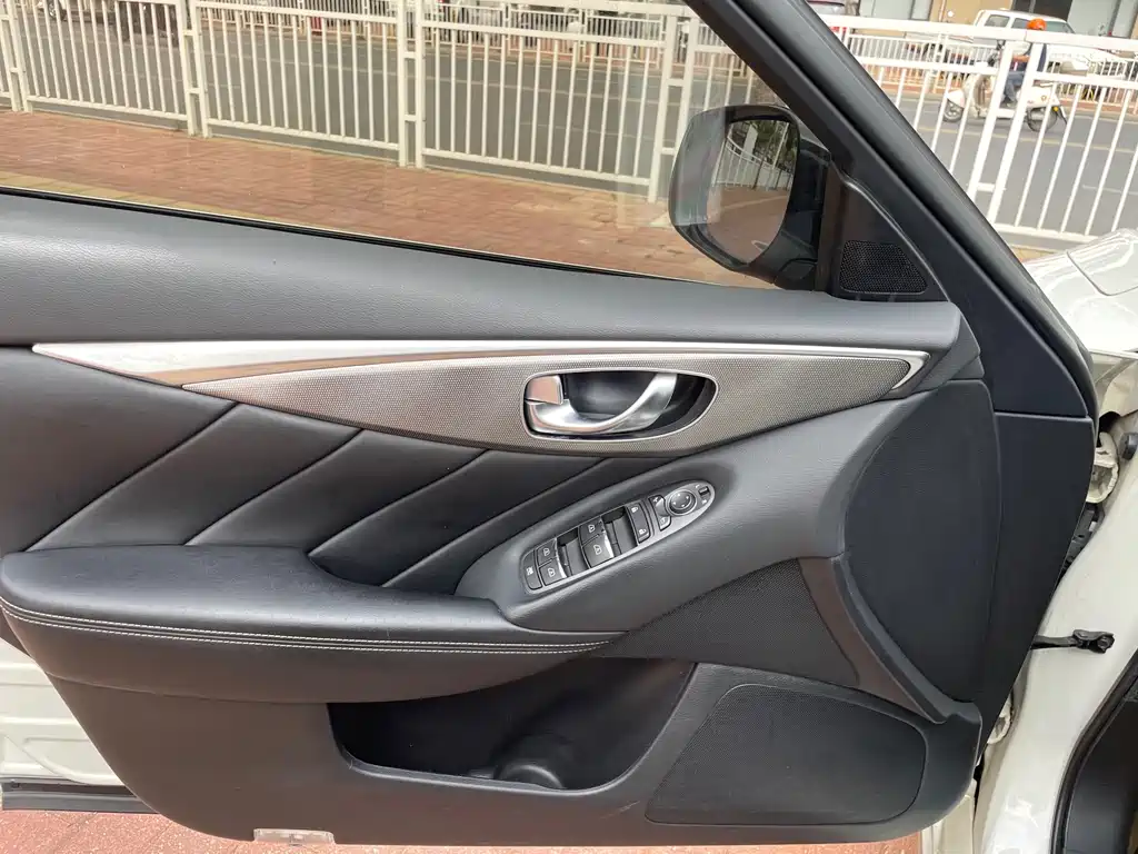 Infiniti Q50L — миниатюра 21