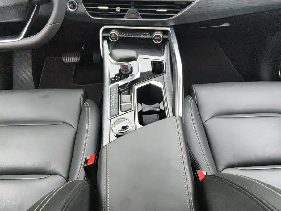 Geely Xingyue — миниатюра 16