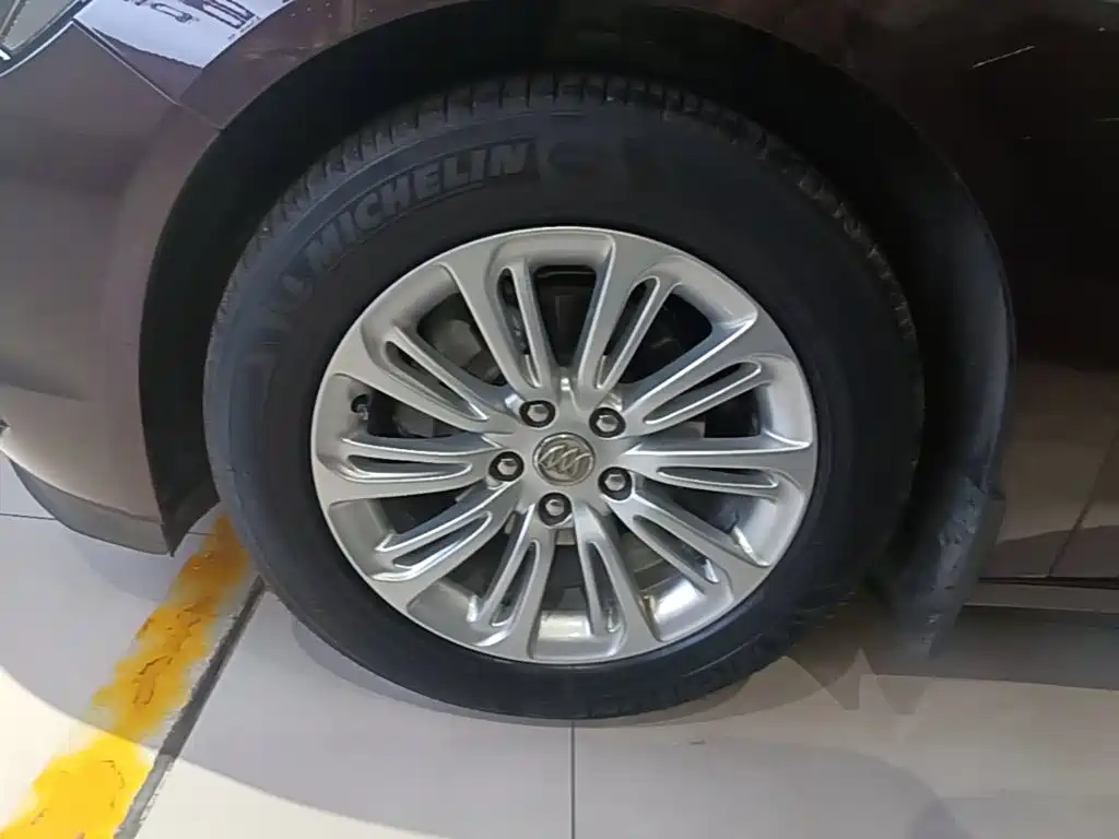Buick LaCrosse — миниатюра 23