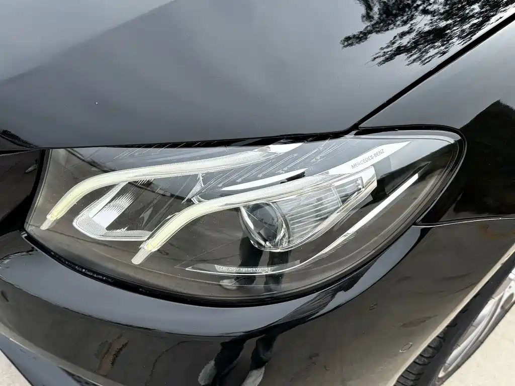 Mercedes-Benz E-Class — миниатюра 17