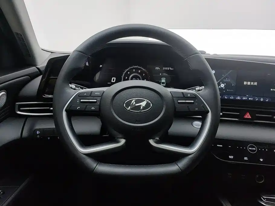 Hyundai Elantra — миниатюра 15