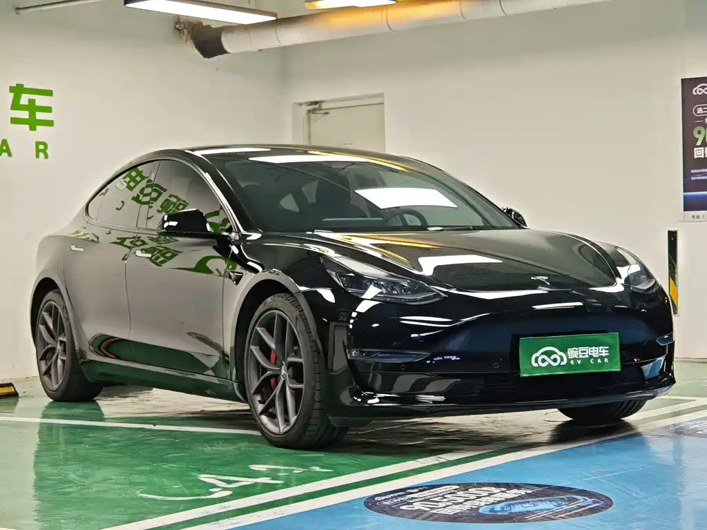 Tesla Model 3 — миниатюра 9