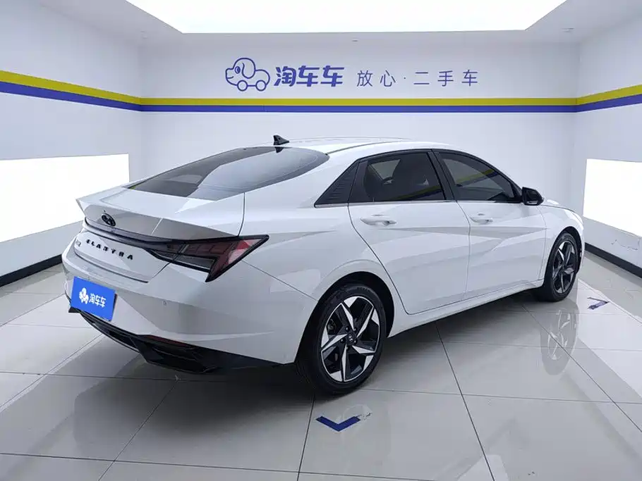 Hyundai Elantra — миниатюра 3