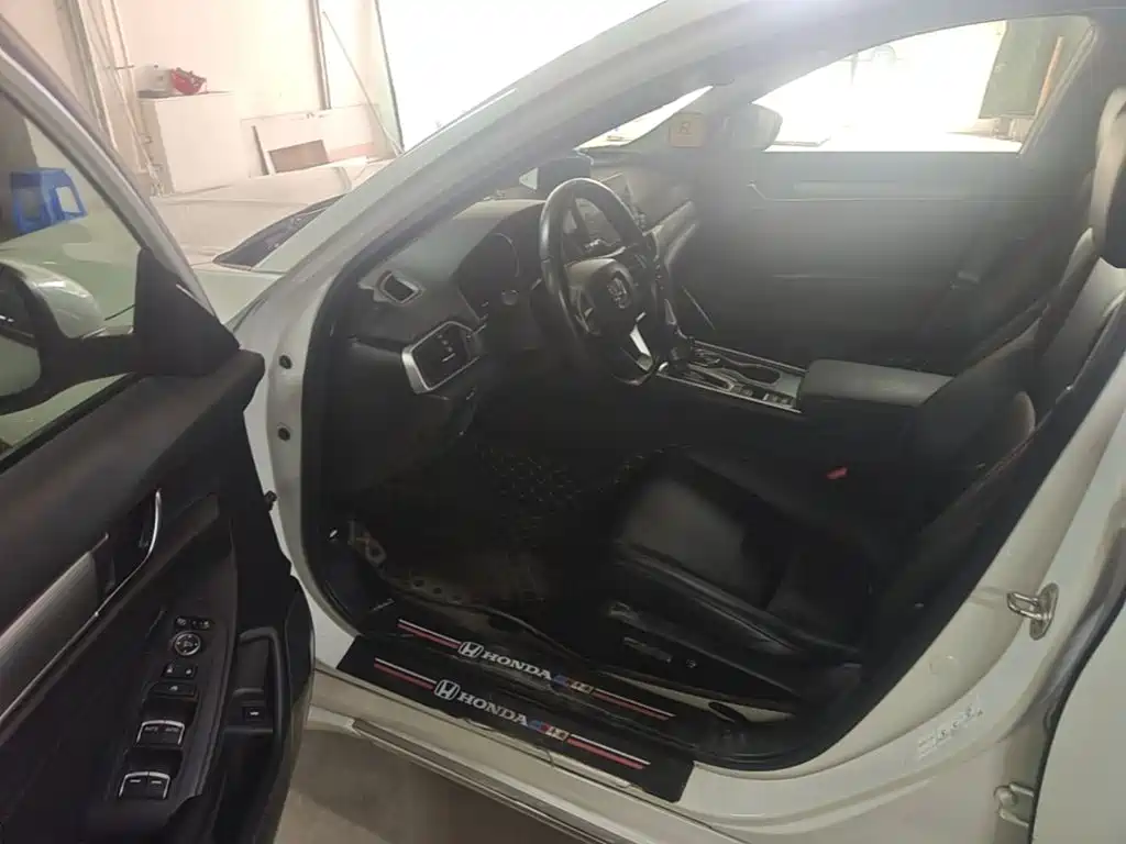 Honda Accord — миниатюра 18