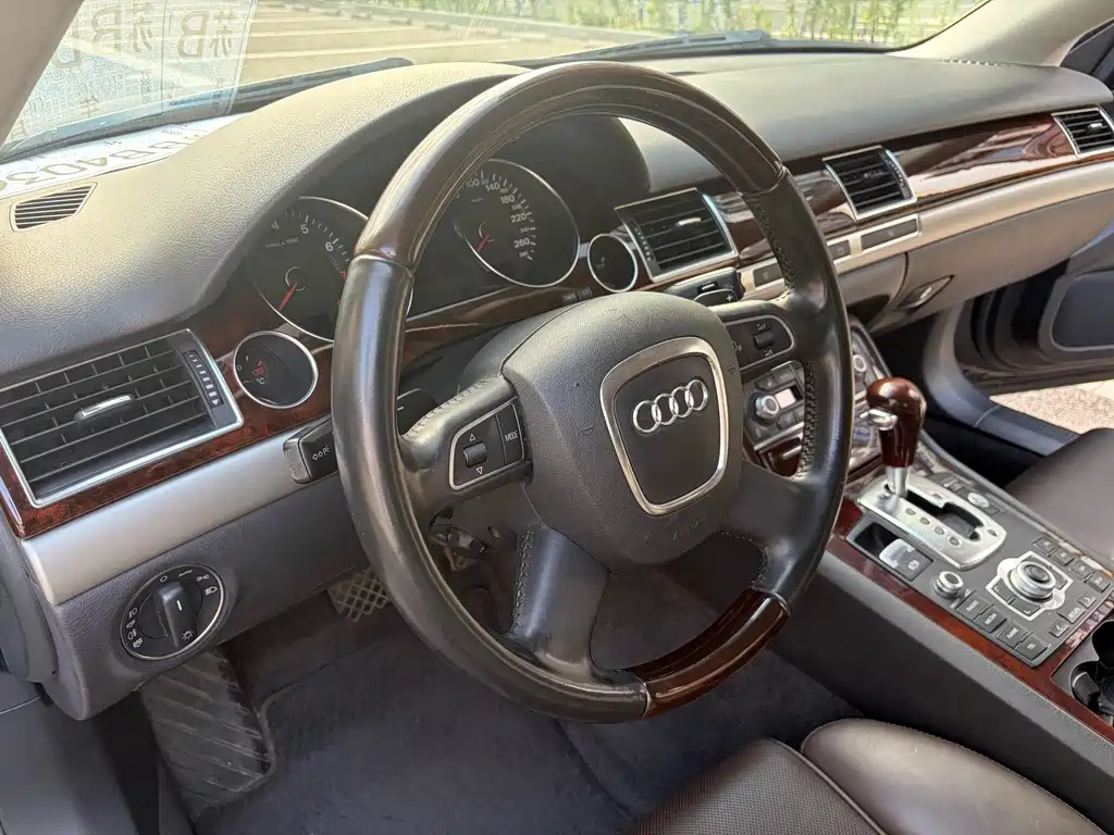 Audi A8 — миниатюра 12