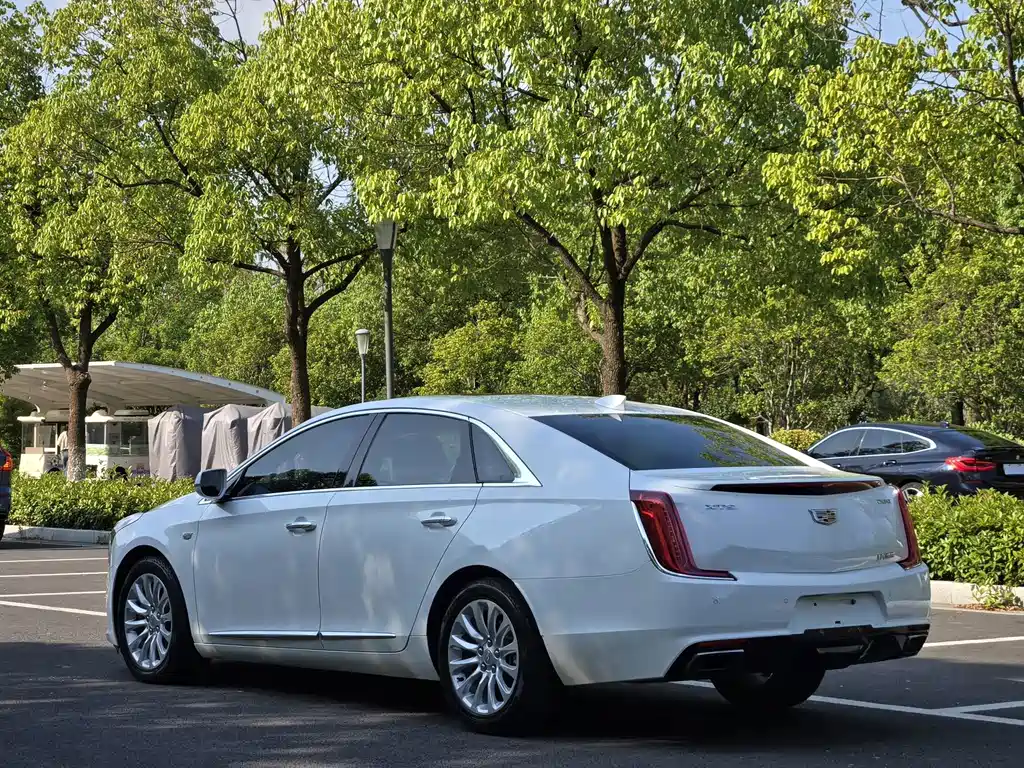 Cadillac XTS — миниатюра 4