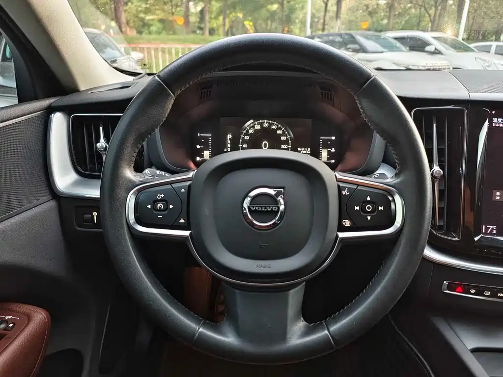 Volvo XC60 — миниатюра 20