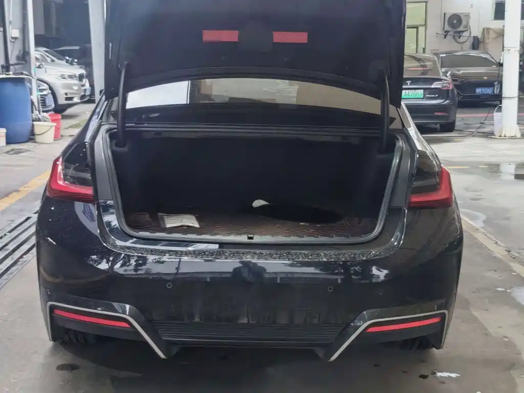 BMW i3 — миниатюра 11