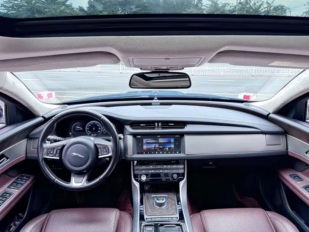 Jaguar XFL — миниатюра 8