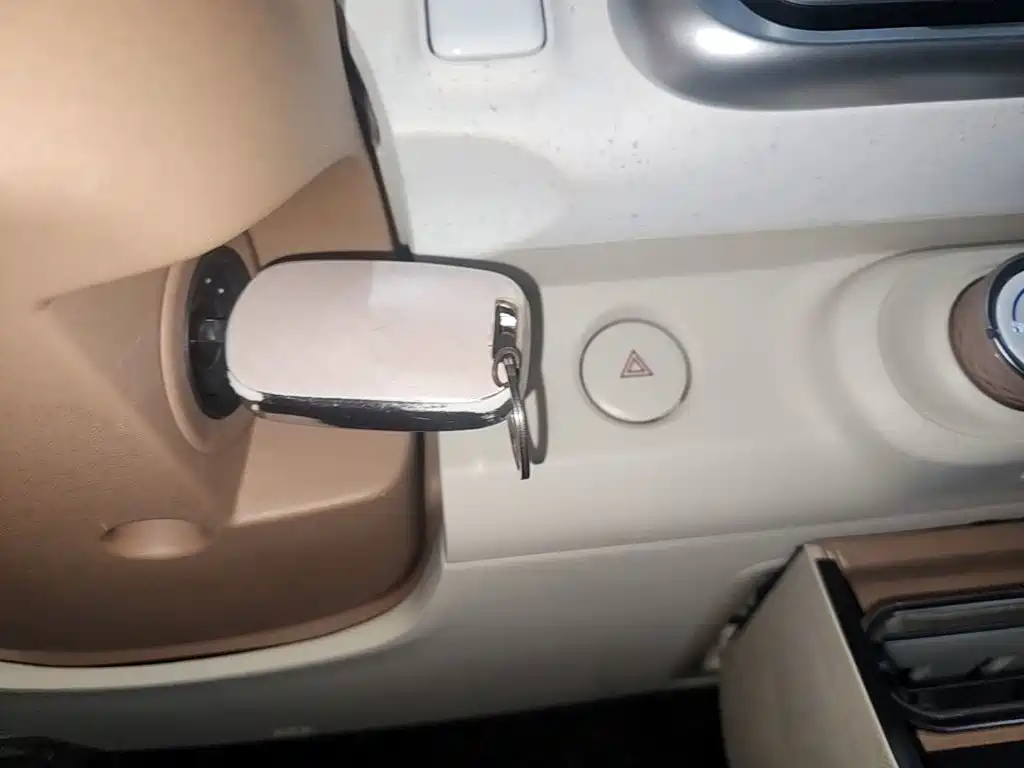 Wuling MINIEV — миниатюра 9