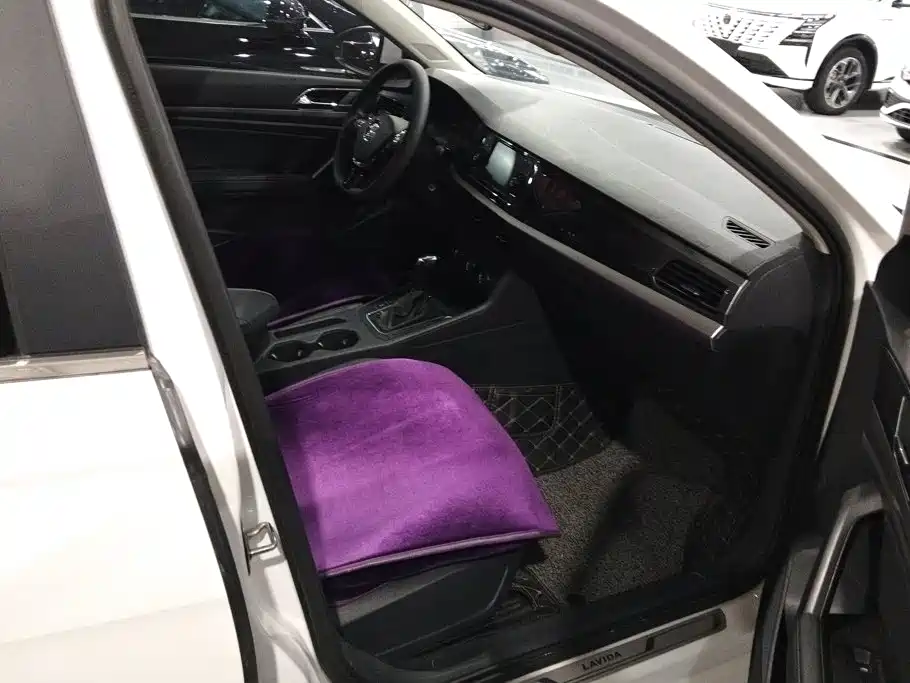 Volkswagen Lavida — миниатюра 8