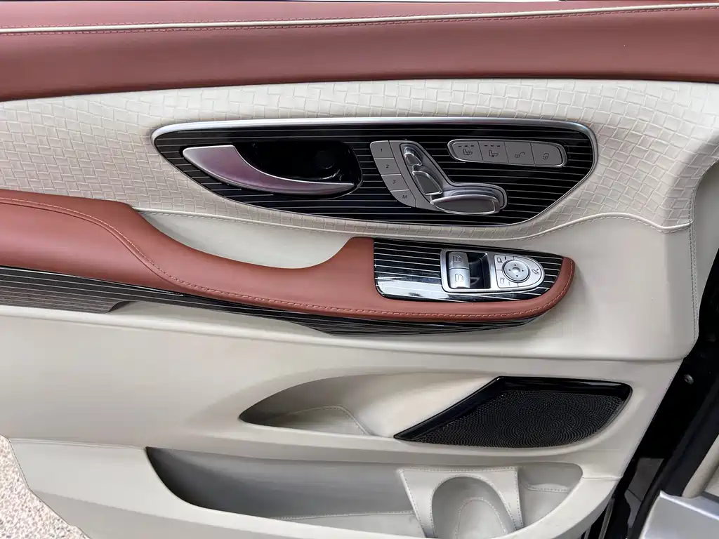 MERCEDES-BENZ V CLASS