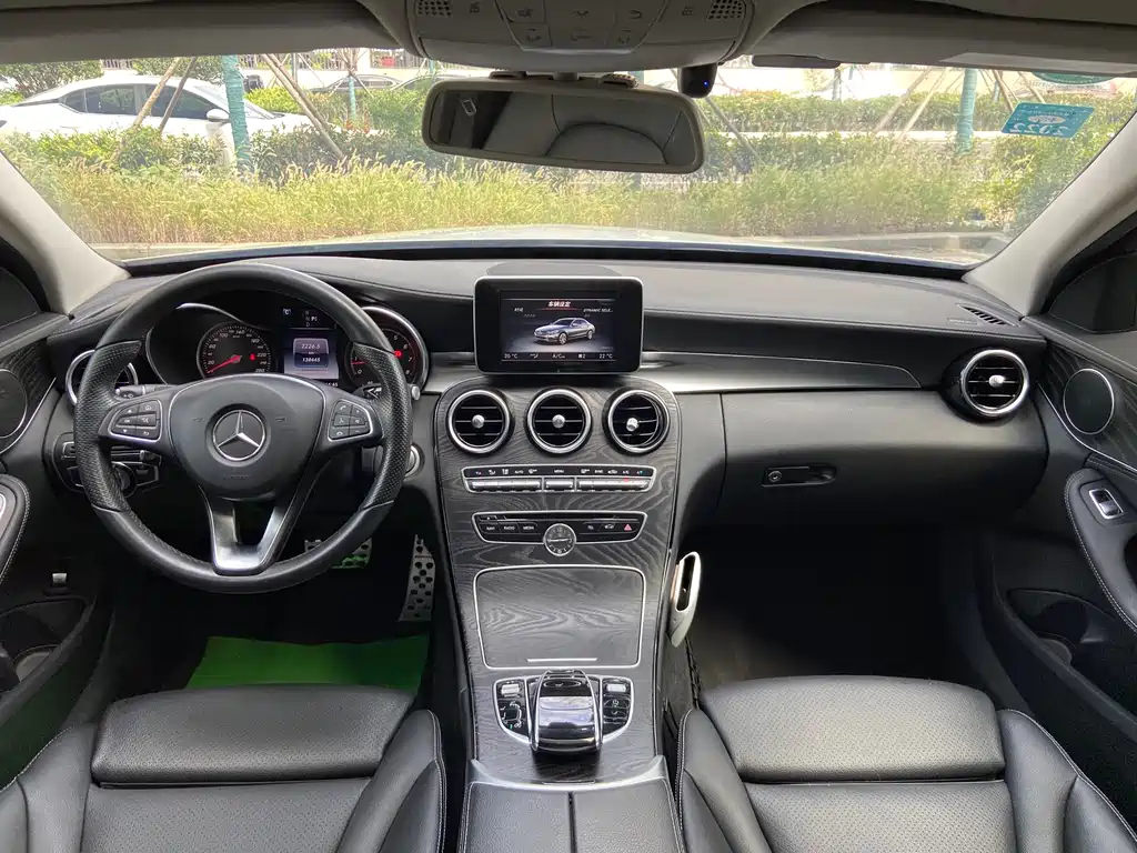 Mercedes-Benz C-Class — миниатюра 11