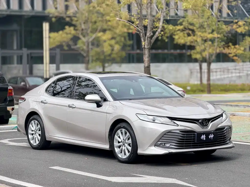 TOYOTA CAMRY
