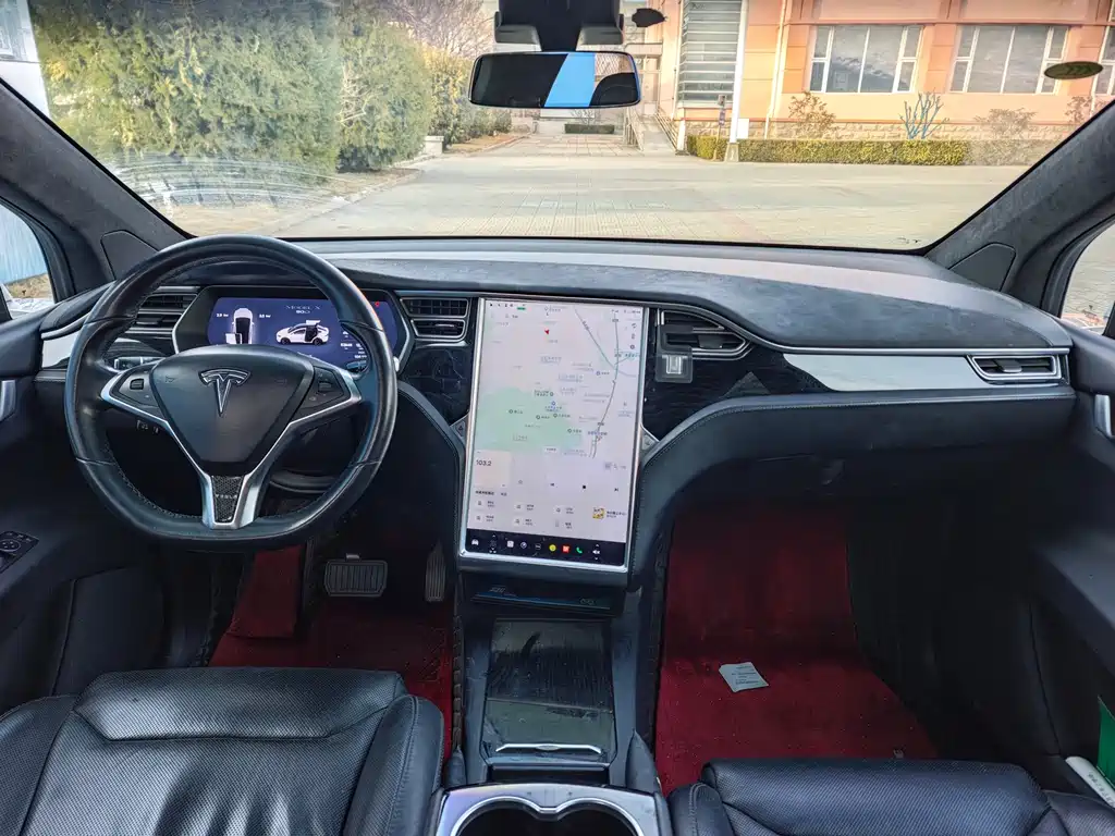 TESLA MODEL X