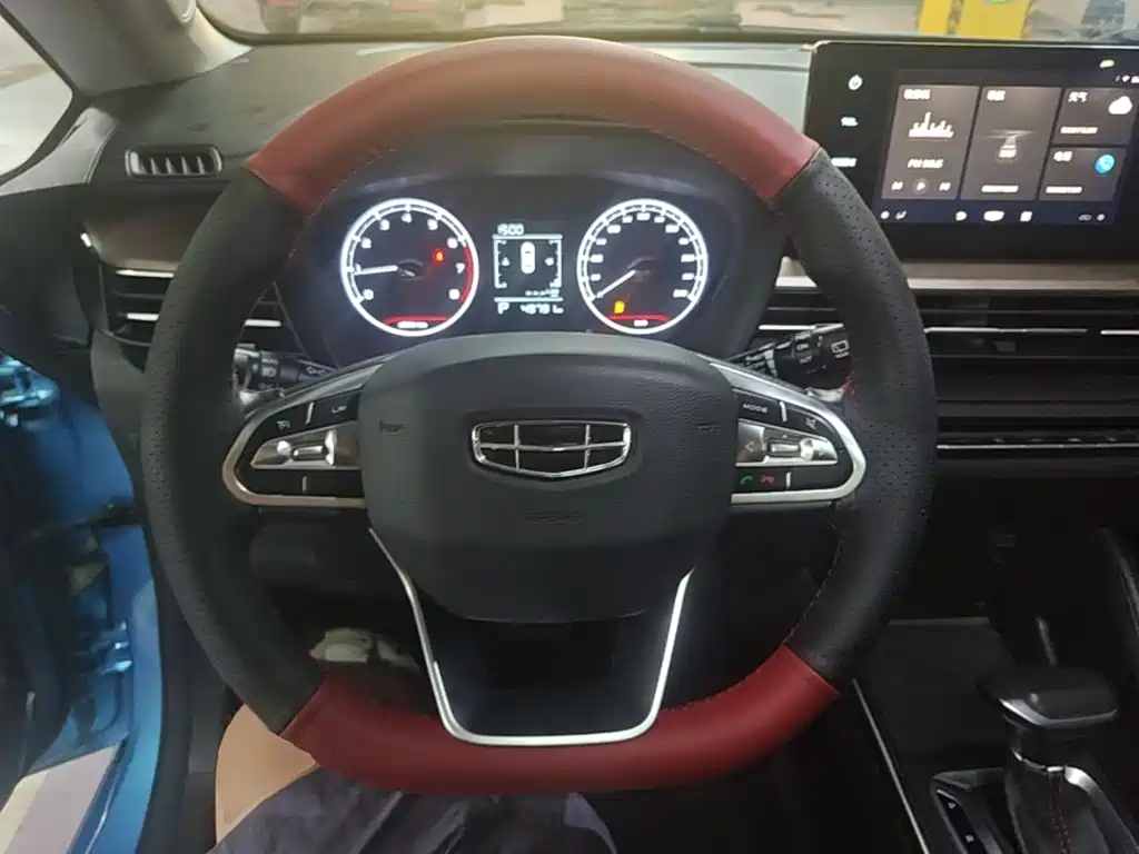 Geely Vision X3 — миниатюра 11
