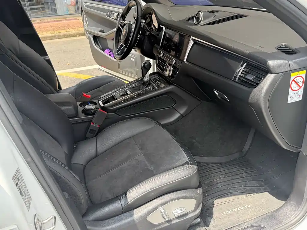 Porsche Macan — миниатюра 3