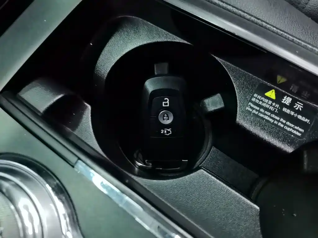 Ford Mondeo — миниатюра 9