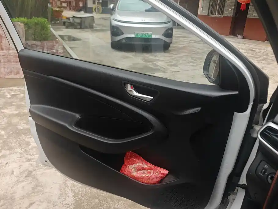 Hyundai Verna — миниатюра 7