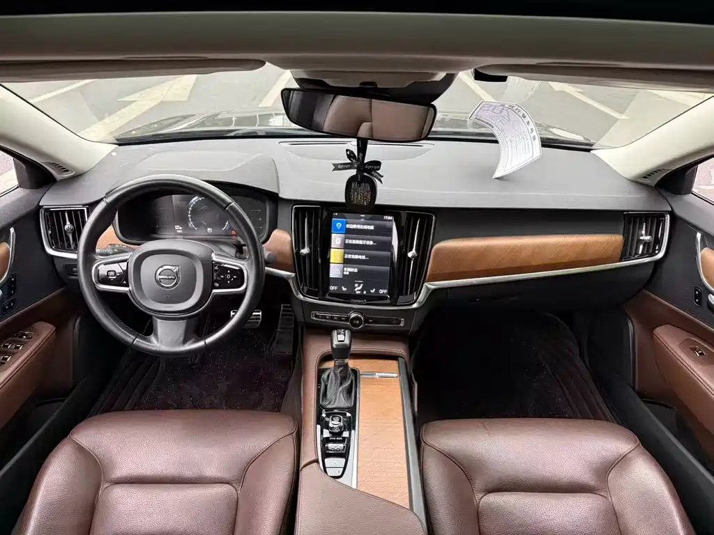 Volvo S90 — миниатюра 5