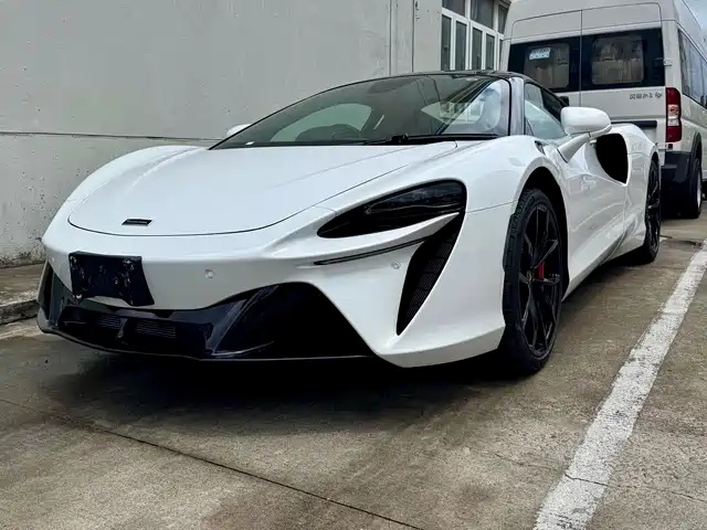 MCLAREN ARTURA 2025