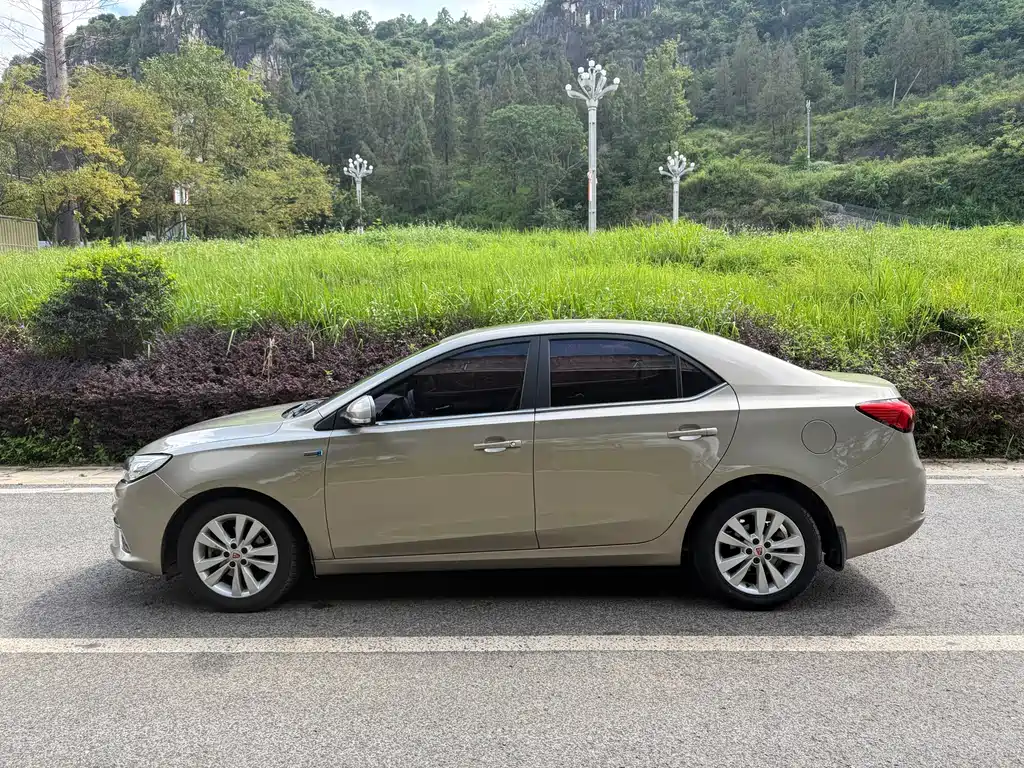 Roewe 360 — миниатюра 3