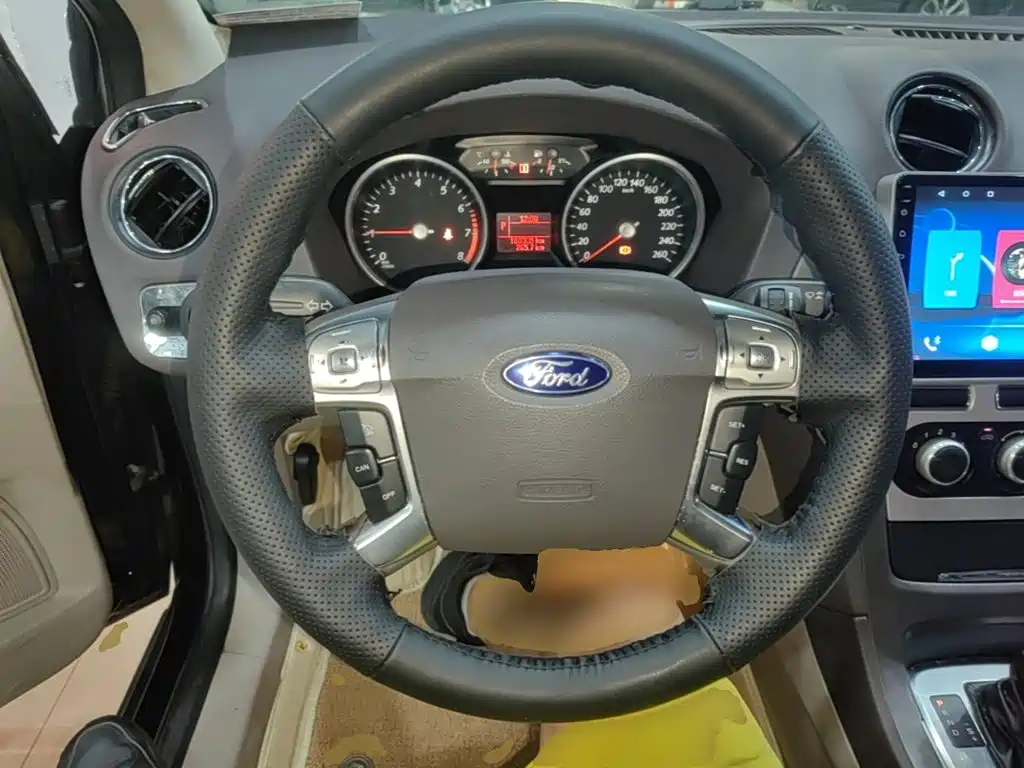 Ford Mondeo — миниатюра 11