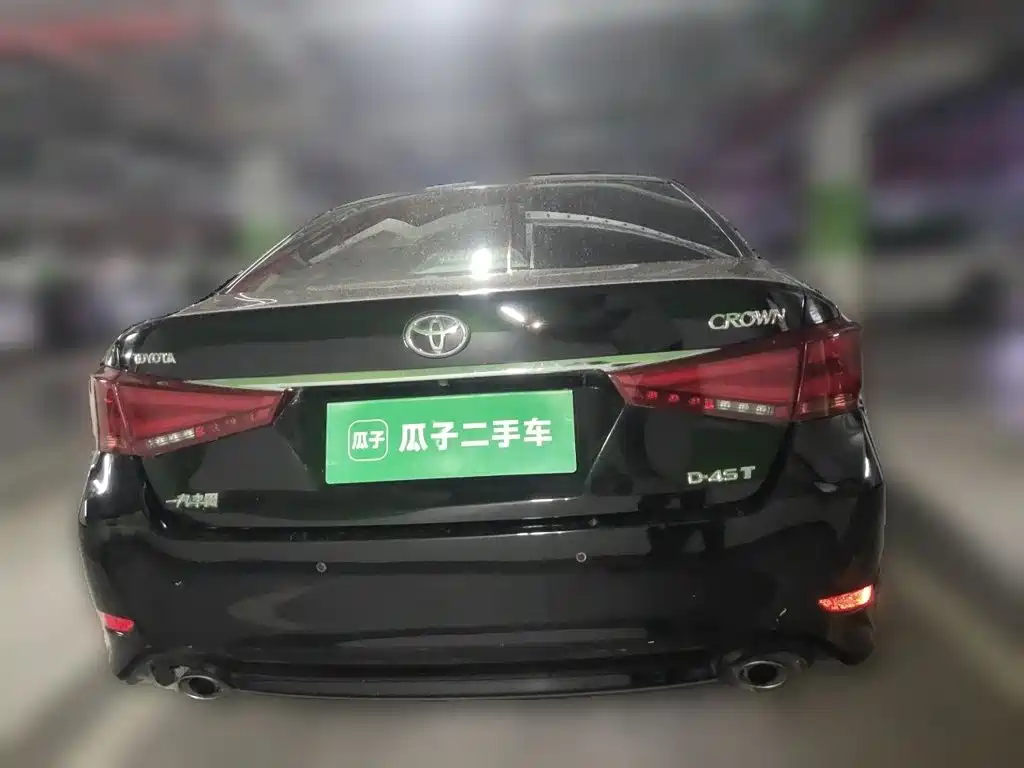 Toyota Crown — миниатюра 5