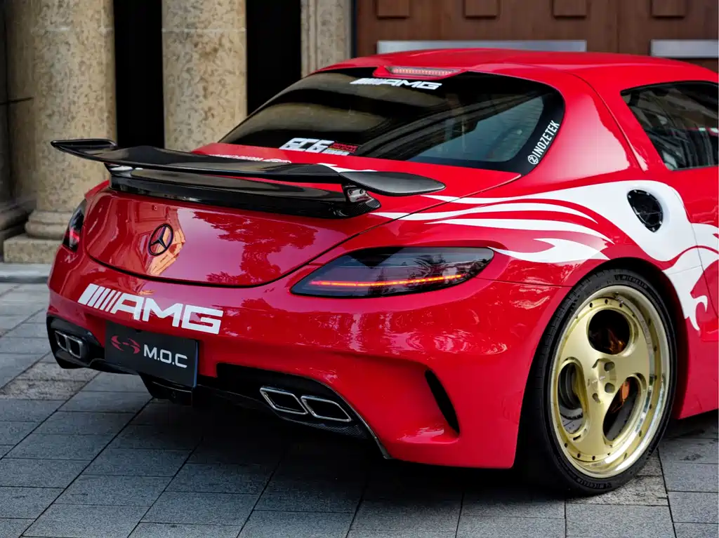 Mercedes-Benz SLS AMG — миниатюра 12