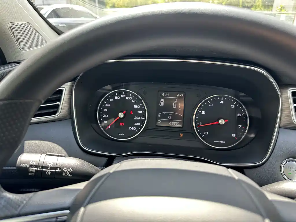 Roewe RX5 — миниатюра 15