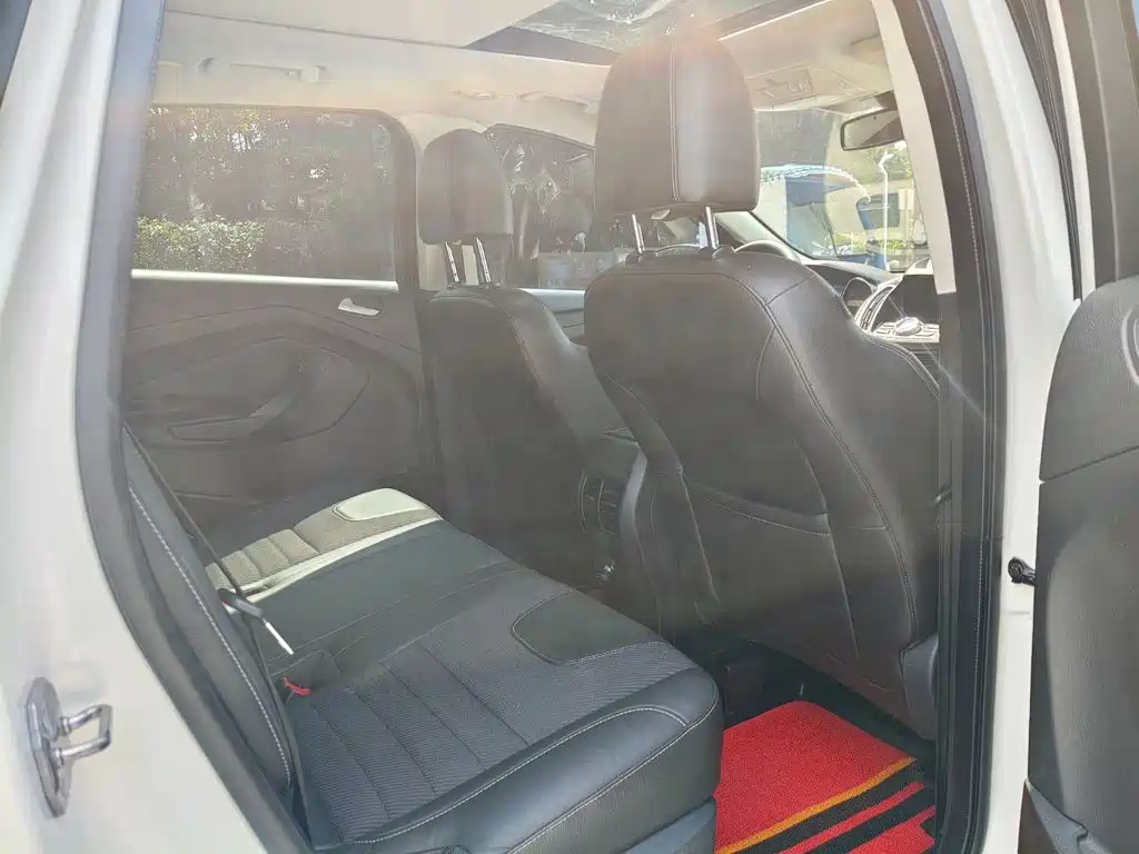 Ford Kuga — миниатюра 11