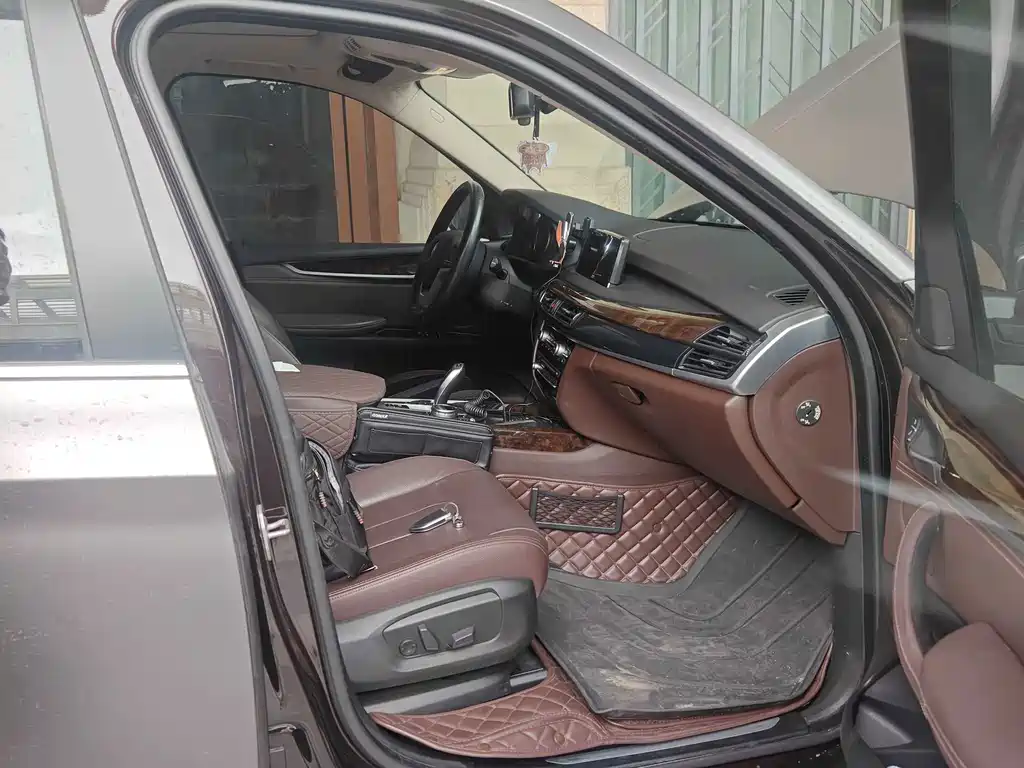 BMW X5 (Import) — миниатюра 5
