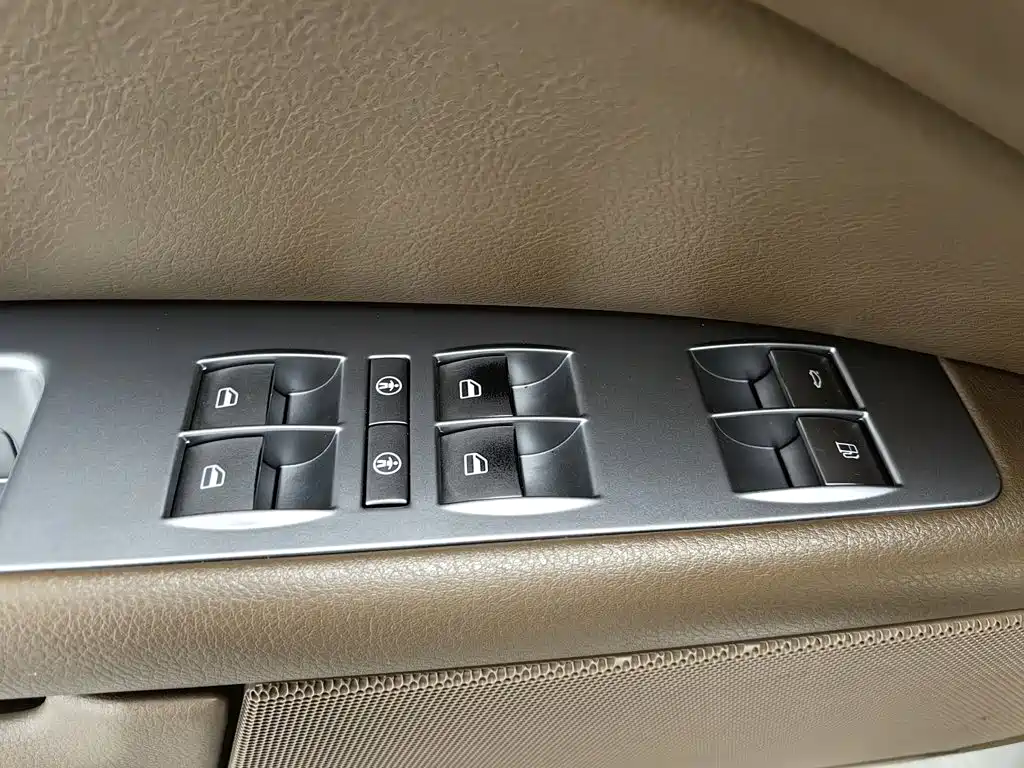Volkswagen Phaeton — миниатюра 9
