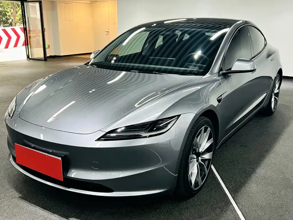 Tesla Model 3 2025