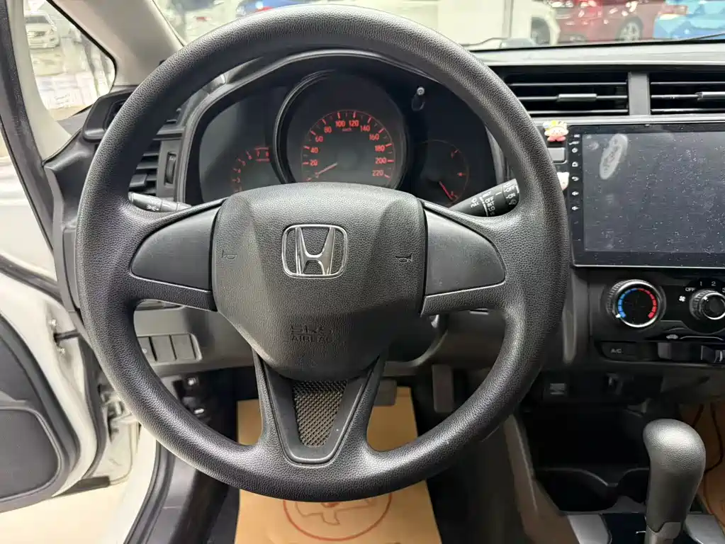 Honda Fit — миниатюра 10