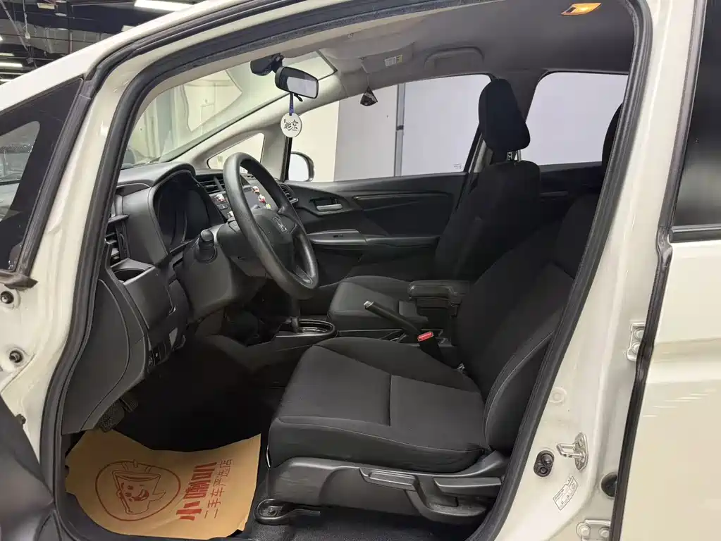 Honda Fit — миниатюра 7