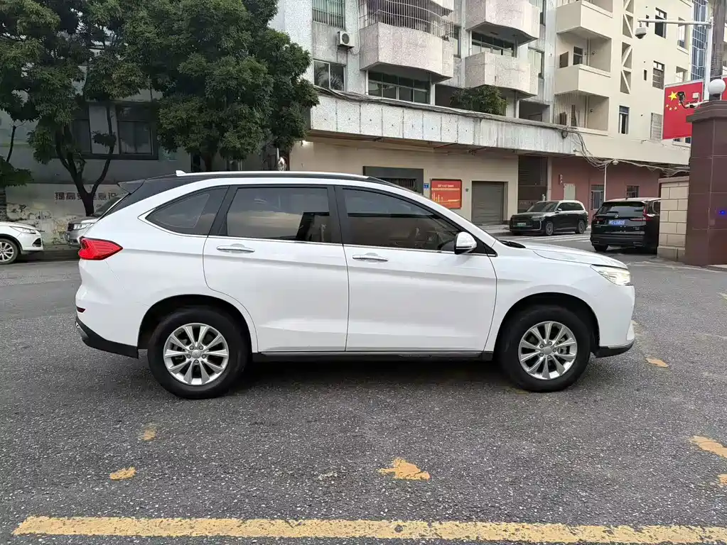Haval M6 — миниатюра 4
