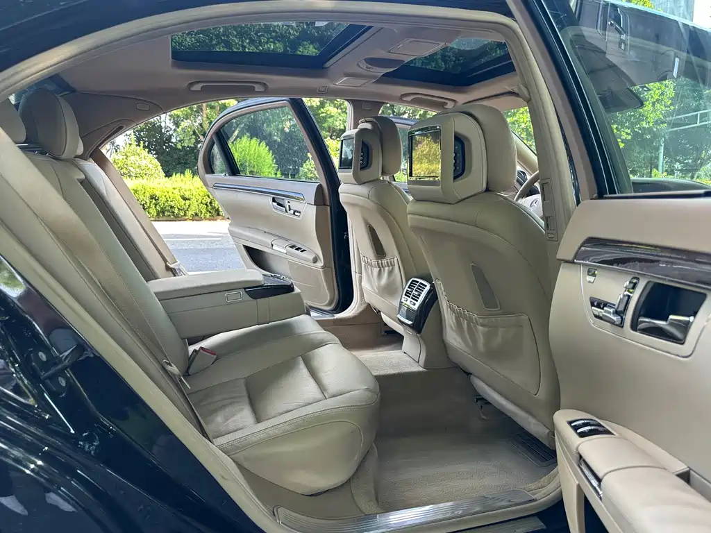 Mercedes-Benz S-Class — миниатюра 11