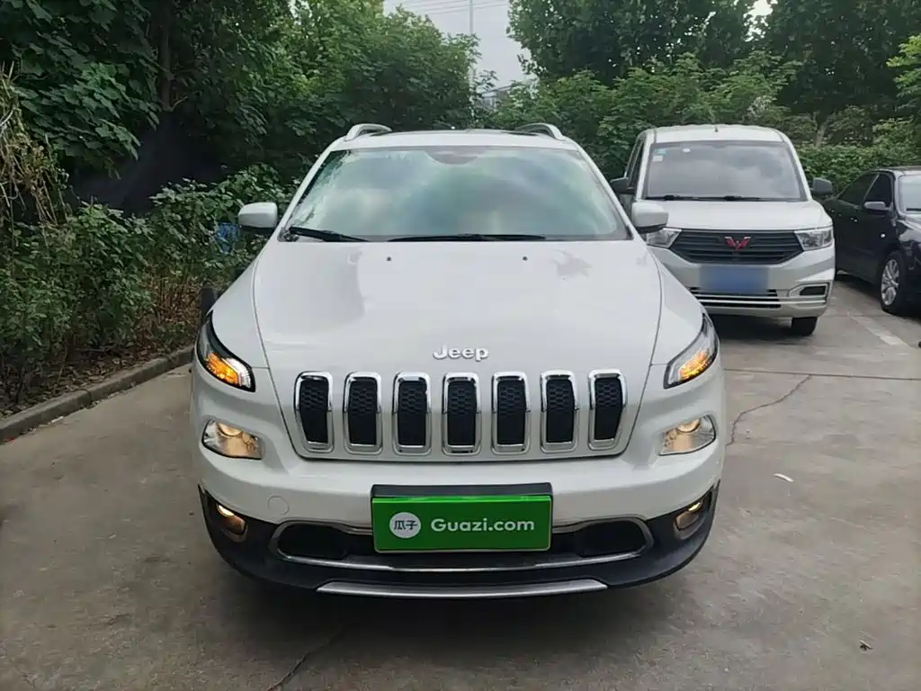 Jeep Cherokee — миниатюра 3