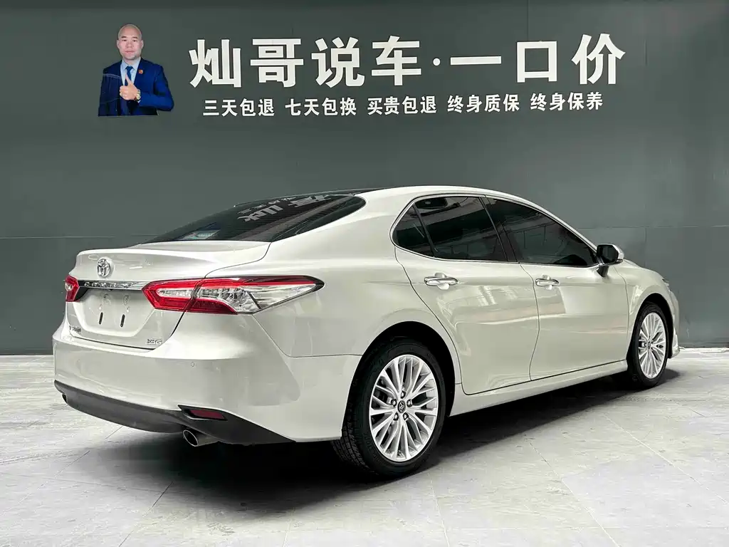 Toyota Camry — миниатюра 20