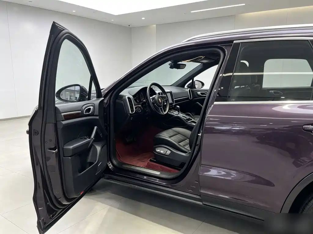 Porsche Cayenne — миниатюра 8