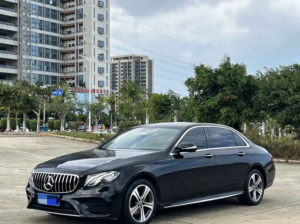 MERCEDES-BENZ E CLASS