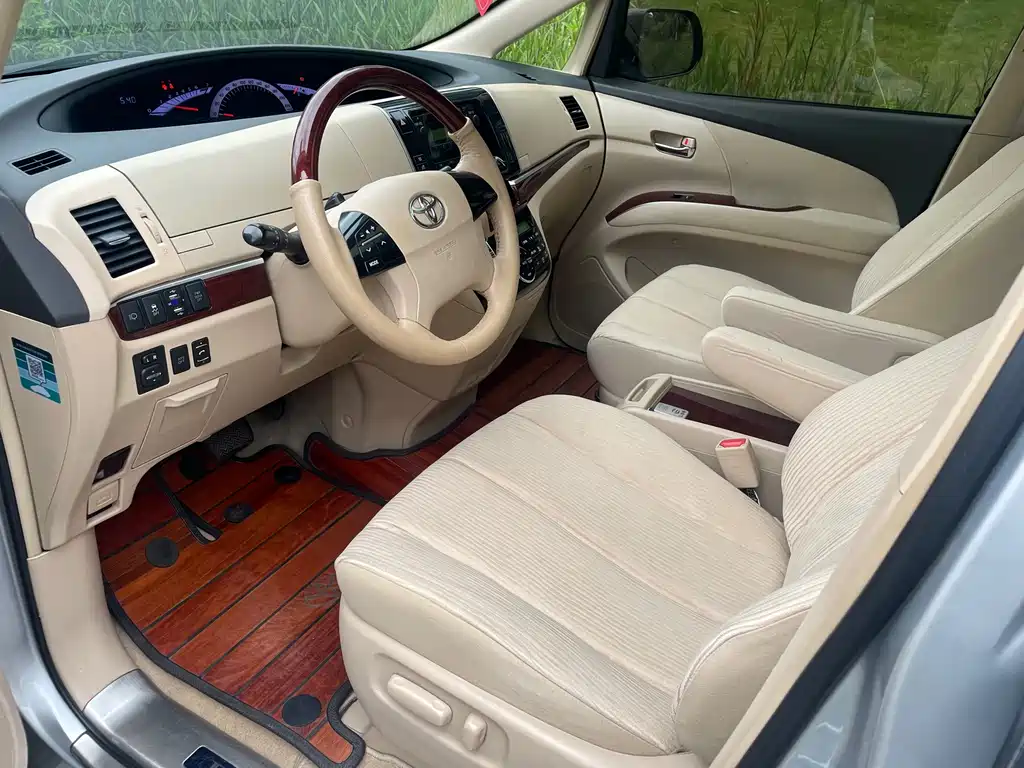 Toyota Previa — миниатюра 9