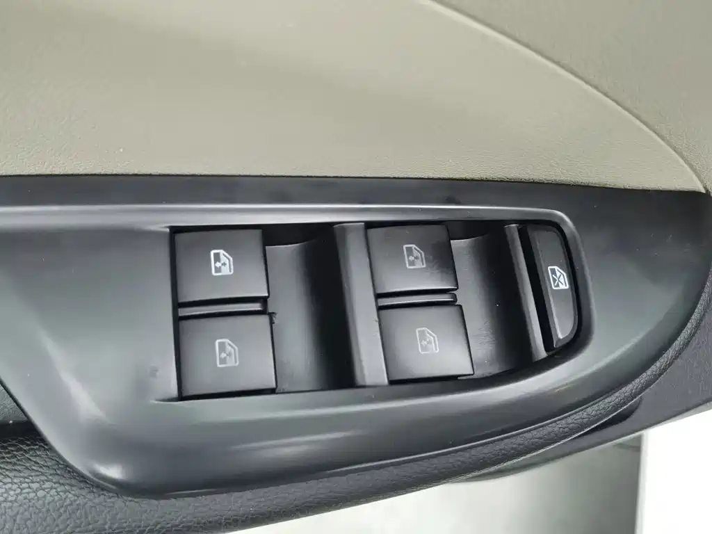 Buick Excelle — миниатюра 9