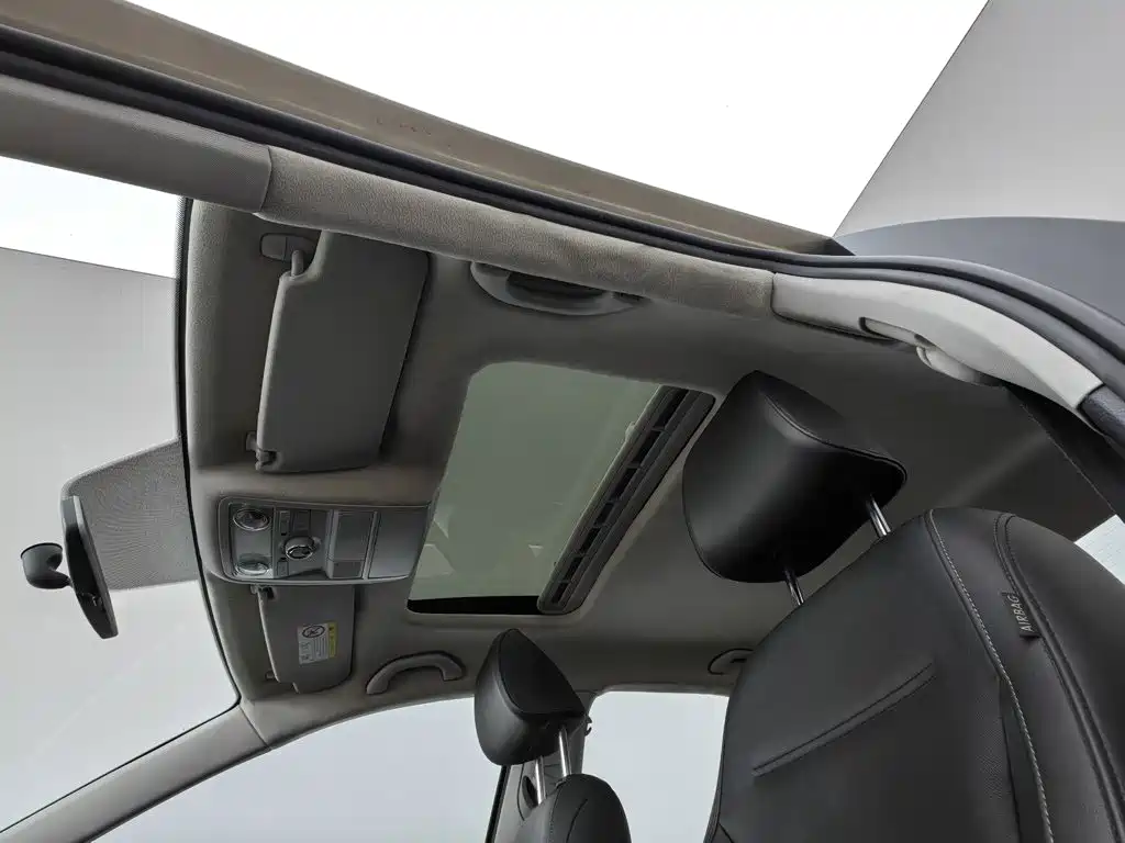 Volkswagen Sagitar — миниатюра 14