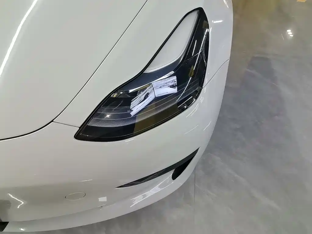 Tesla Model 3 — миниатюра 24