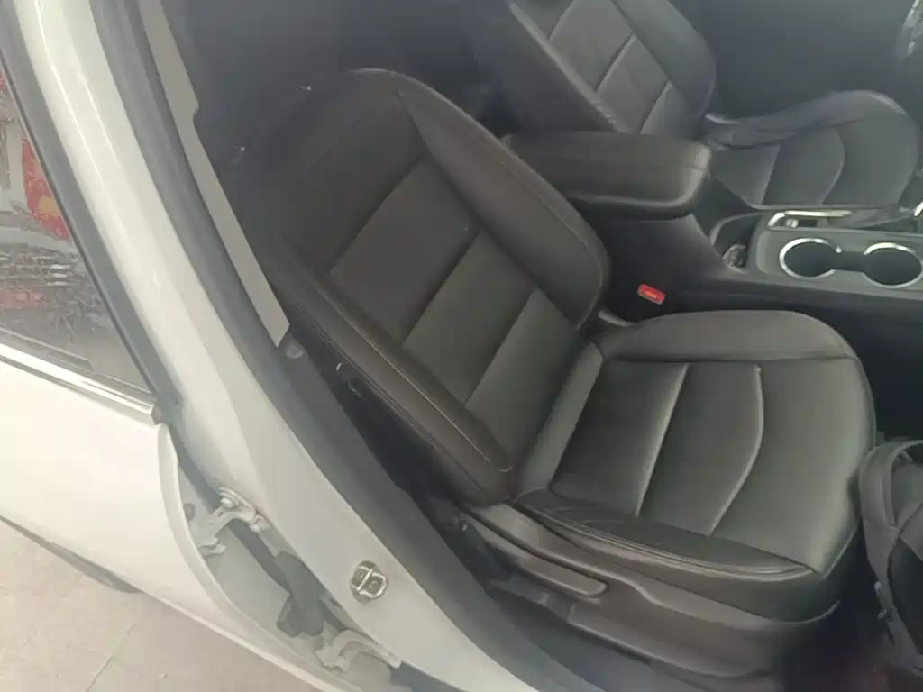 Chevrolet Equinox — миниатюра 25