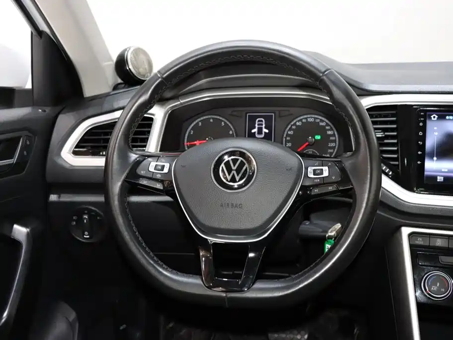 Volkswagen T-Roc — миниатюра 13