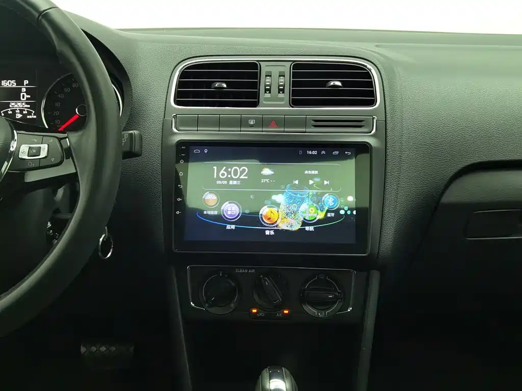 Volkswagen Polo — миниатюра 12